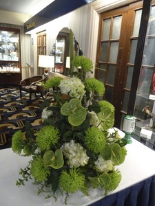 Reception arrangement with collection tin